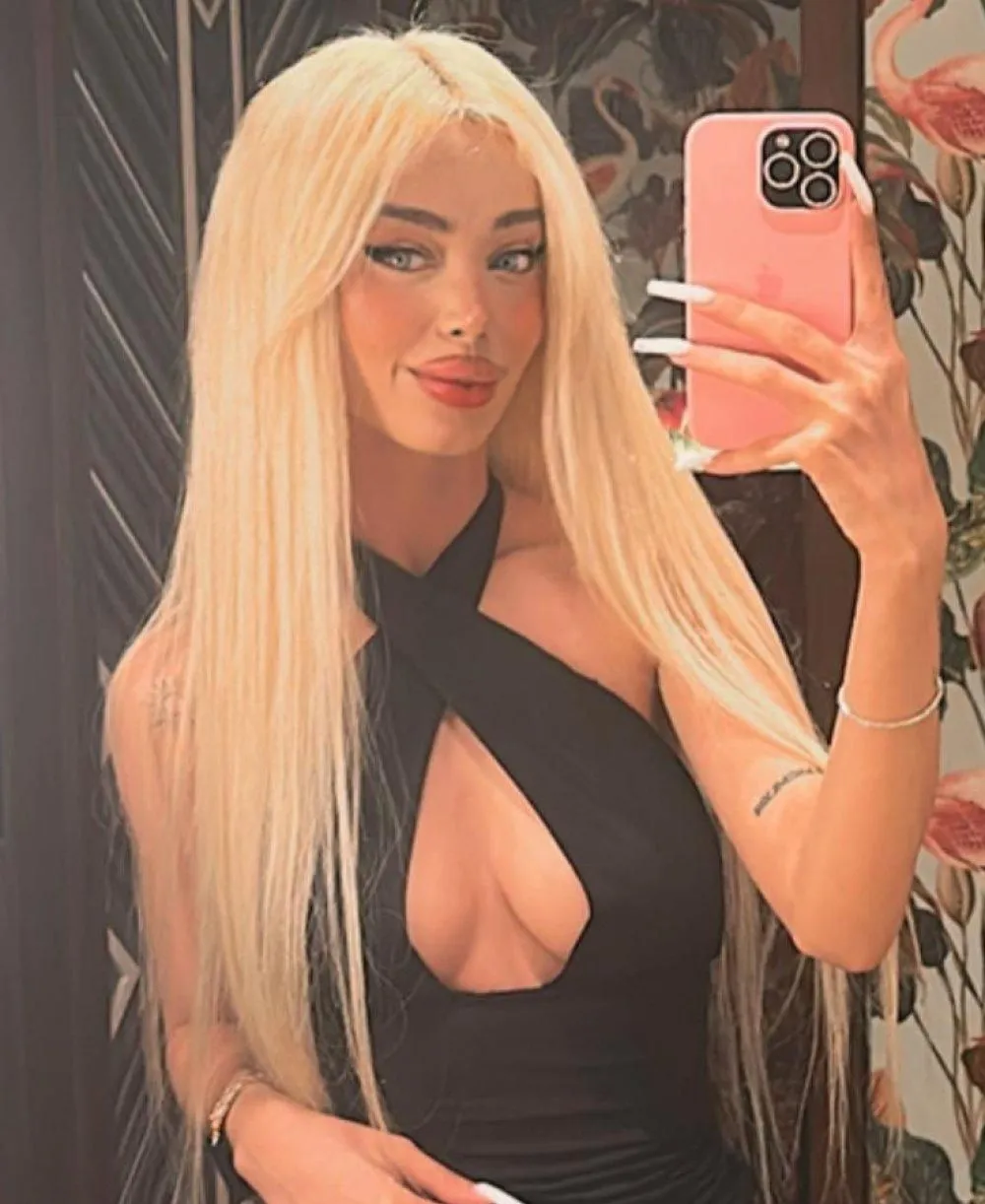 Sasha photo 1