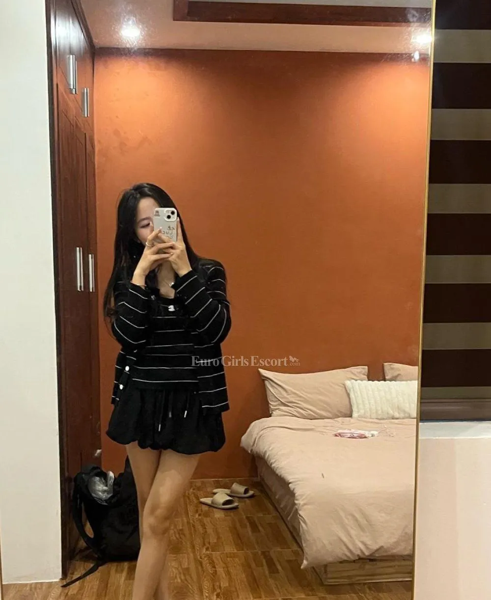 Thuy photo 2